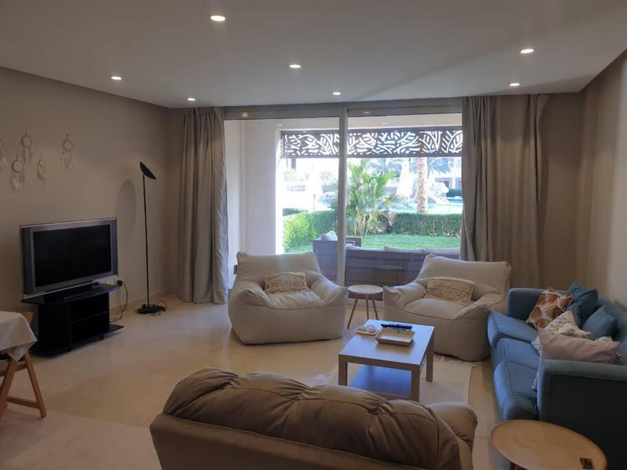 Mangroovy - 2br Prodigious Ground Pool & Sea View Appartement